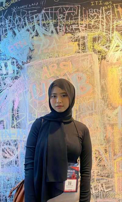 Amalia Mutia photo 6