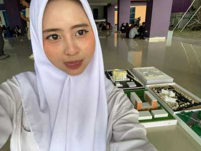 Amalia Mutia photo 7