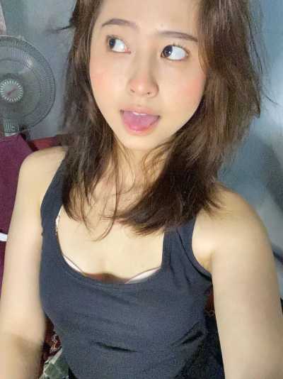 Amalia Mutia photo 14