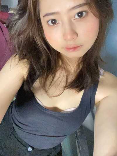 Amalia Mutia photo 15