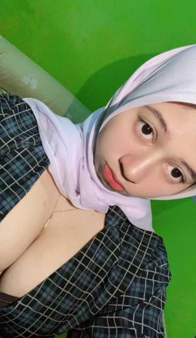 Hijab Nay photo 4